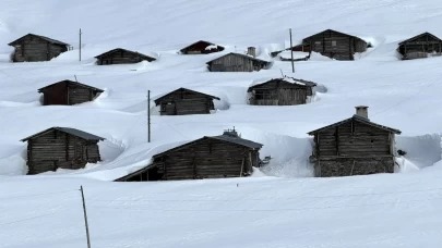 Nisan ayında kış geri döndü! Ardahan ve Kars'ta kar kalınlığı 1 metreyi aştı