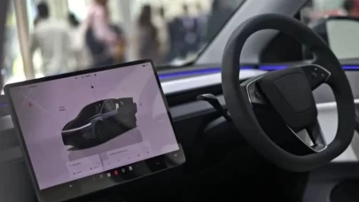 Tesla, Avrupa'da otonom sürüşe başlıyor
