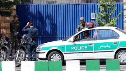 İran'da polislere silahlı saldırı!