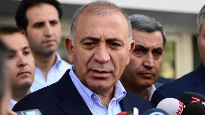 Gürsel Tekin, Mevzular Açık Mikrofon'da CHP'li gençlerle buluştu! "Direniriz" diyen gençlere, "Esenyurt'ta neden direnemediniz" diye sordu!