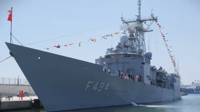TCG Gökçeada 23 Nisan için demirledi: Mersin’de bayram coşkusu limana taşındı