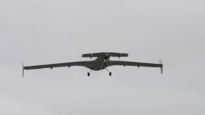 İran enkaz üzerinden Körfez ülkelerini işaret etti