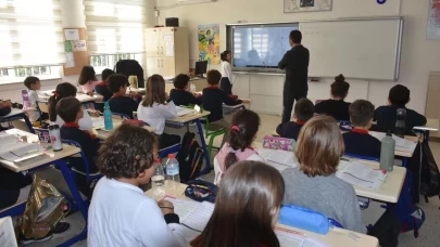 Yarın okul var mı? 24 Nisan 2026 Cuma okullar tatil mi? MEB son noktayı koydu!