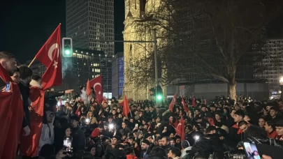 Türk ve Boşnak taraftarlar Kurfürstendamm’da buluştu!