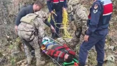 Artvin yaylasında nefes kesen kurtarma: Bacağı kırılan vatandaş için helikopter havalandı