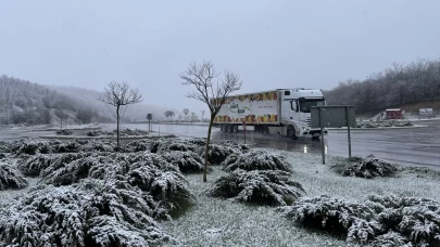 Samsun-Ankara kara yolunda kar yağışı etkisini sürdürüyor