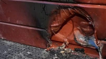 Önce alkol aldılar, sonra kaydırağı yaktılar! Polis her yerde o magandaları arıyor