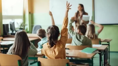 Yarın İzmir’de okullar tatil mi? 17 Nisan 2026 İzmir'de okullarda ders işlenecek mi?