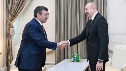 Bakü'deki zirvede Cevdet Yılmaz'dan Aliyev'e KKTC teşekkürü