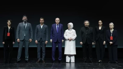 Cumhurbaşkanı Erdoğan, Bir Adam Yaratmak filminin galasına katıldı