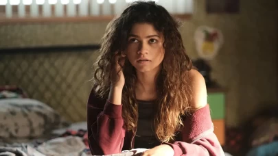 Makyajlar silindi, gerçeklerle yüzleşme vakti geldi! Euphoria 3. sezon 1. bölüm ile nefes kesti