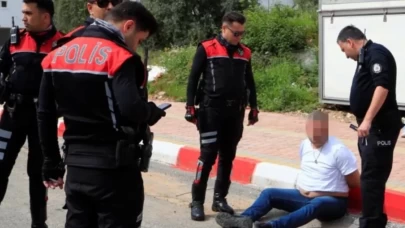 Antalya’da nefes kesen kovalamaca: Polisten kaçamadı, poşetinden 'servet' çıktı!