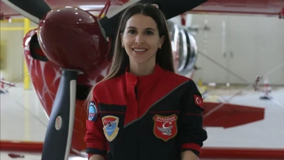 Türkiye’nin İlk kadın akrobasi pilotu 'Dünya Pilotlar Günü' için havalandı