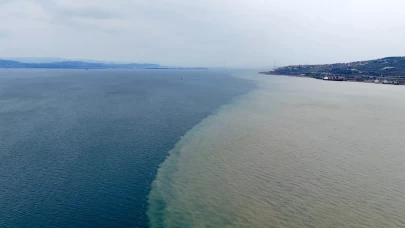 Sağanak sonrası deniz kahverengiye döndü! O anlar havadan görüntülendi!