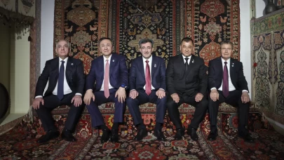 Cevdet Yılmaz, Azerbaycan Milli Halı Müzesi'ni ziyaret etti