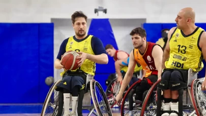 Fenerbahçe Galatasaray'ı yenerek şampiyon oldu
