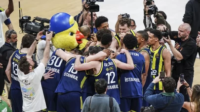 Bakan Bak’tan Fenerbahçe'ye tebrik mesajı