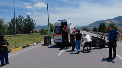 TIR elektrikli bisiklete çarptı: Ölü ve yaralılar var