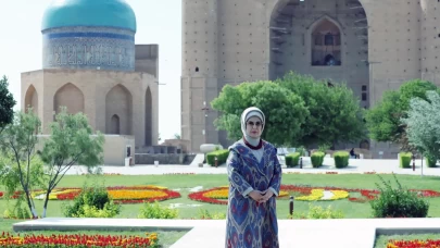 Emine Erdoğan’dan anlamlı ziyaret: Hoca Ahmet Yesevi Türbesi'nde dua etti