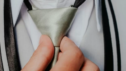 Rüyada renkli kravat görmenin anlamı