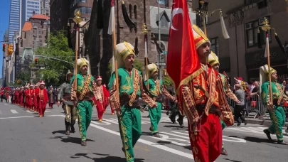 Manhattan kırmızı beyaza büründü! New York’ta Türk coşkusu