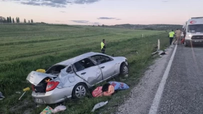 Bayram dönüşü acı haber: Şarampole devrilen otomobilde bir ölü, üç yaralı!