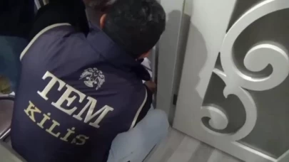 Firari FETÖ'cü banyodaki gizli bölmede yakalandı!