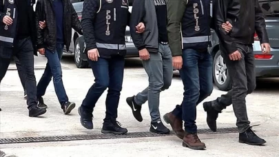 Sınav sorularını çaldıkları tespit edildi! 7 FETÖ mensubuna gözaltı