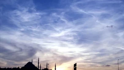 Bazı bölgelerde sağanak geçişleri bekleniyor