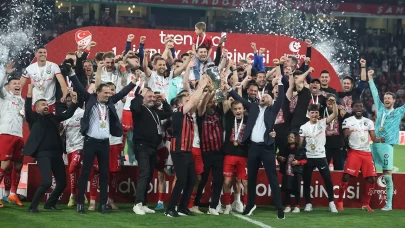 Çorum FK kupasına kavuştu