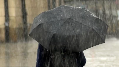 Meteoroloji’den 'kuvvetli' uyarı! Bugün dışarı çıkacaklar dikkat: Sağanak ve gök gürültüsü hangi illeri vuracak?