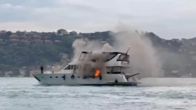 Bebek Sahili’nde tekne yangını