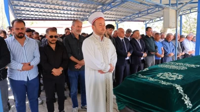 Kübra Yapıcı memleketinde son yolculuğuna uğurlandı! Kahramanmaraş’ta gözyaşları sel oldu: 'Bir çocuk annesiydi...'