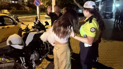 Aracıyla polisi ezmeye çalıştı! Kazadan saniyelerle kurtuldu