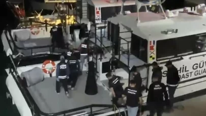 Ege'de yelkenli teknede 158 kilo esrar ele geçirildi: 8 tutuklama