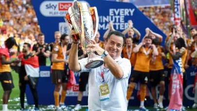 Acun Ilıcalı Hull City ile Premier Lig zaferini kutladı!