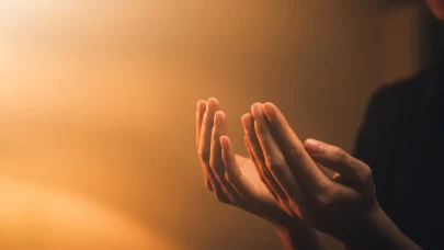 Sela ile ezan arasında okunacak dua hangisidir? Sela ile ezan arasında 100 kere okunacak dilek ve hacet duası