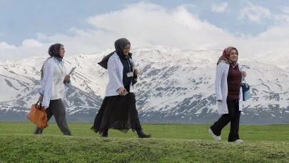Sağlık Bakanlığı’ndan Hakkari’de ‘Her Gebeye Ebe’ seferberliği