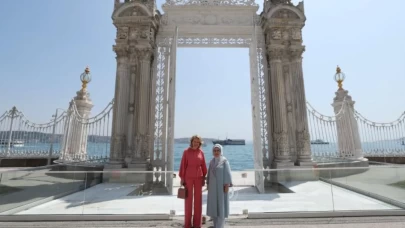 Emine Erdoğan, Belçika Kraliçesi Mathilde ile 'Asırlık Zarafet' sergisini gezdi