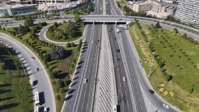 İstanbul'da bayramın ilk gününde yollar boş kaldı! Trafik çilesi yerini sessizliğe bıraktı