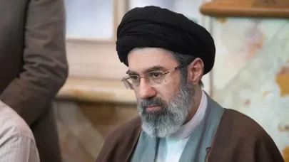 Hamaney'den mutabakata ilişkin ilk yorum: Farklı bir görüşe sahiptim ancak anlaşmaya izin verdim