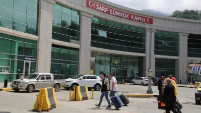 Sarp Sınır Kapısı’nda bayram yoğunluğu