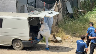 Mahalleyi ayağa kaldıran koku! Araba bagajında çürümüş ceset bulundu