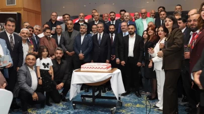 Erzurum’da basının yıldızları geçidi! 11 dalda 27 gazeteciye ödül yağdı!