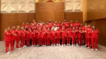 Bakan Bak'tan milli özel sporculara tebrik!