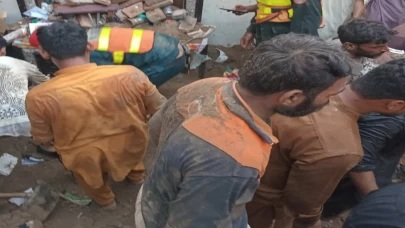 Dershanede facia! Çatı çökmesi sonucu 14 çocuk öldü