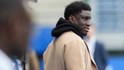 Demba Ba futbola geri döndü!