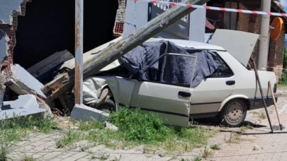 Denizli’de acı kaza: İş yeri duvarına çarpan yaşlı çift hayatını kaybetti!
