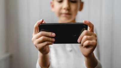 Polonya okullarında 'dijital kısıtlama': İlkokullarda telefon kullanımı yasaklanıyor!