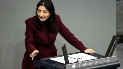 Alman bakanı taşıyan uçak Beyrut’a inemedi!
